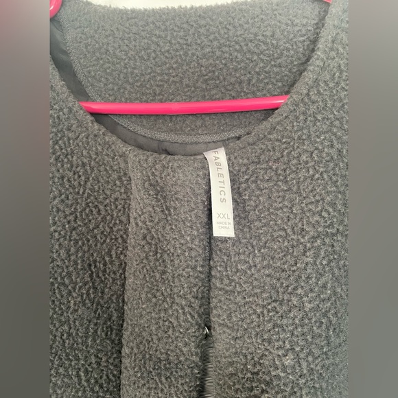 Gray jacket - Picture 2 of 3